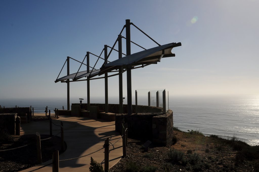 Whale watching Shelter, Point Loma, by NadoHeinz