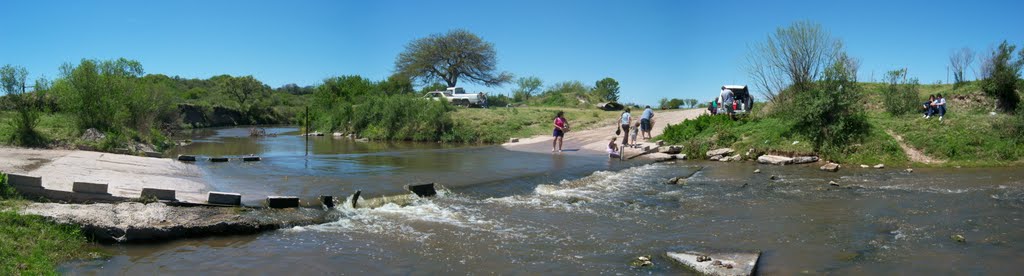 EL MANANTIAL HERMOSO PAISAJE (TUQUI CASILDA) by wbinformatica