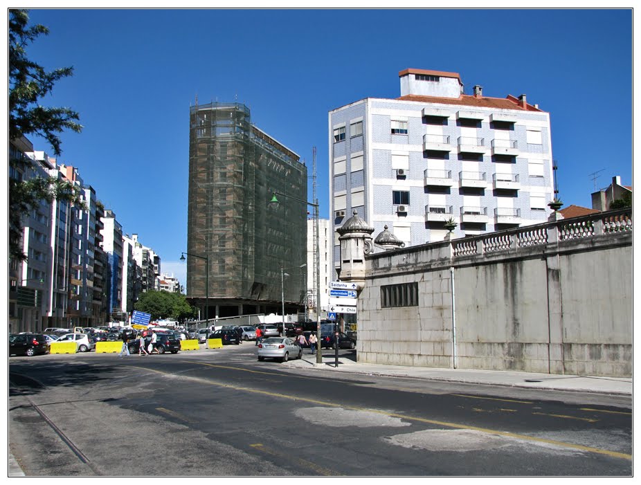 Rua Marquês da Fronteira by André Barragon