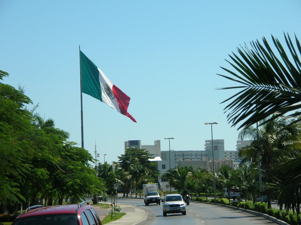 Av. Kukulcan, Cancun by Egmtz