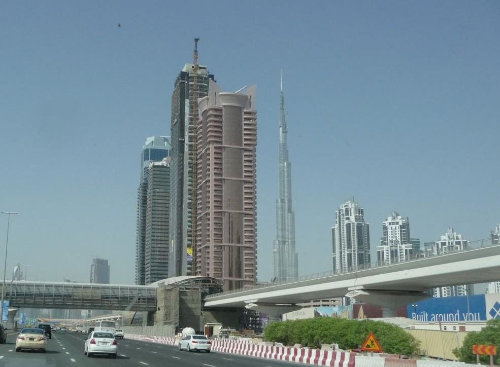 Sheikh Zayed Road by Tino Kürth