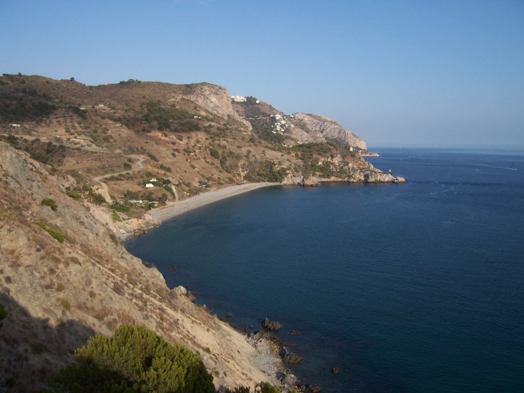 Playa de "El cañuelo" desde el monte (Cerro Gordo al fondo) desde la Torre del Pino by Zumaquero