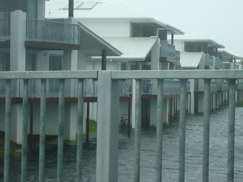 2005 Floods at Cabaita Beach Canal by richard_siddle@hotma…