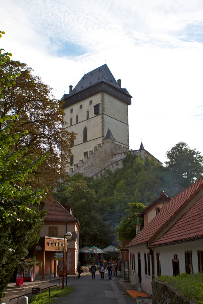 267 18 Karlštejn, Czech Republic by Dhruv Aggarwal