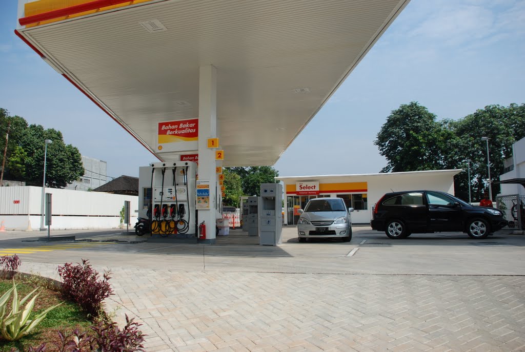 Shell Gas Station - Warung Jati Barat, Jakarta Selatan by B195JA