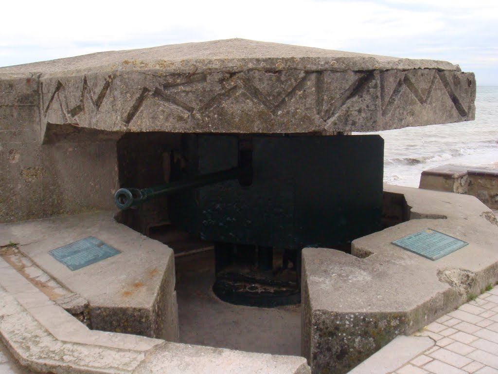 Bunker Wiederstandsnest 27,Saint-Aubin-sur-Mer by Hovsep Ohanian