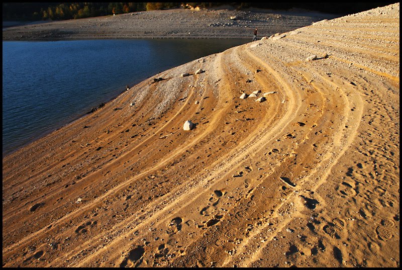 Un petit pas pour l'Homme... (Lac de Vouglans - Jura) by Philippe Buffard