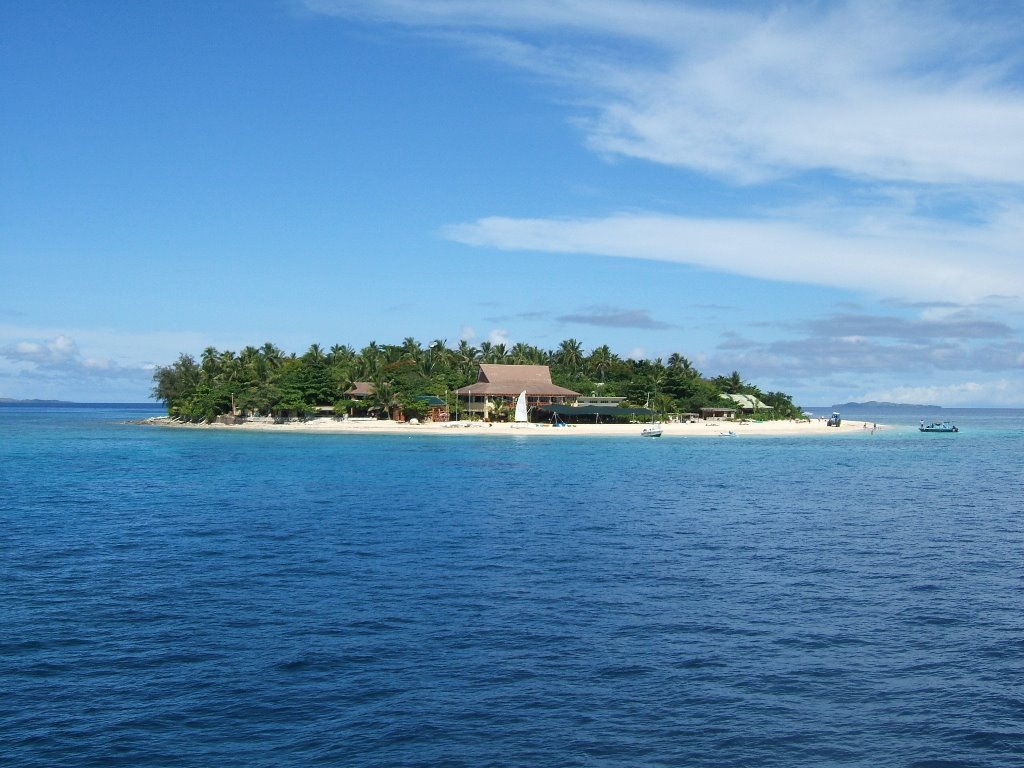 Beachcomber Island (Fiji) by HansMaulwurf1