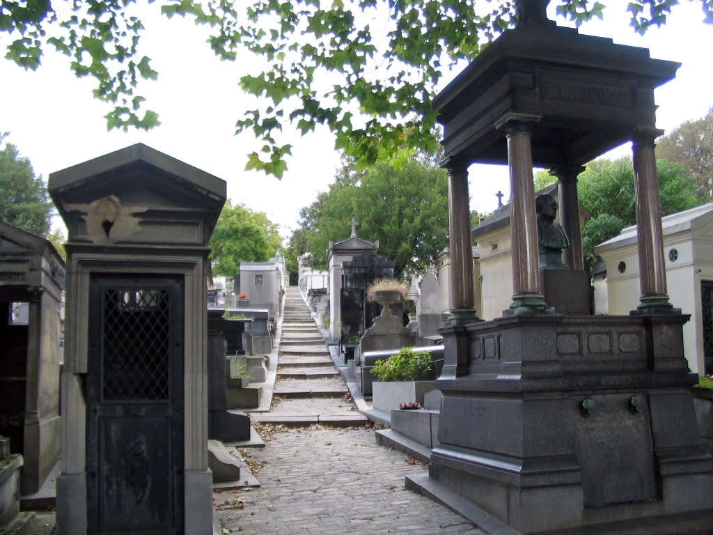 Père-Lachaise Cemetery, Paris by Colin W