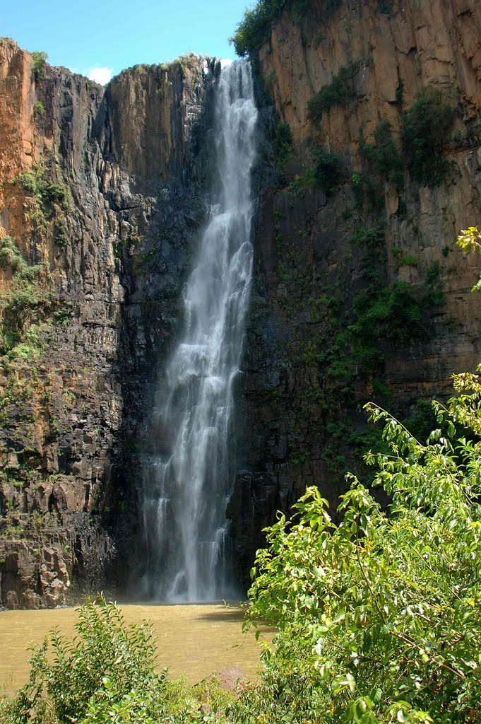 Howick Falls 2 by Pieter Clark