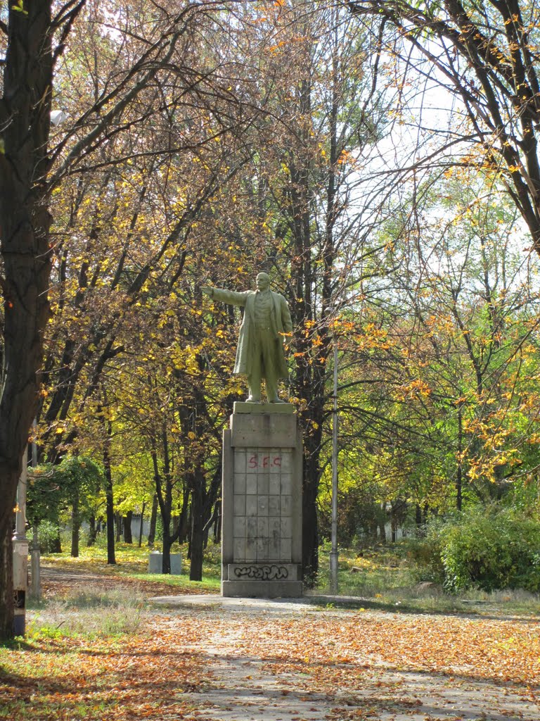 Nikopol', Dnipropetrovsk Oblast, Ukraine by Evgeniy Tr