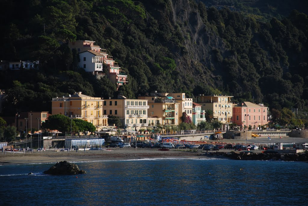 Monterosso al Mare - 2010 by Jean-Luc Pierrat