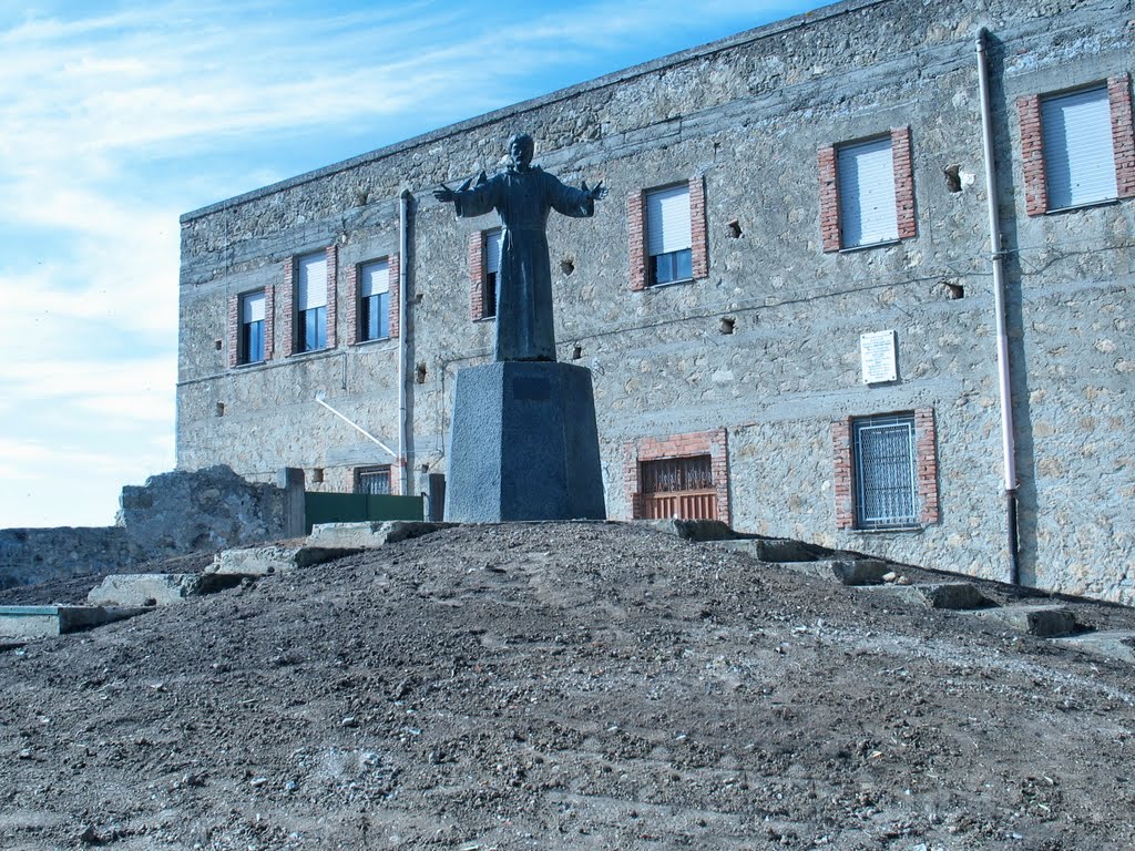 Leonforte (EN) - Statua di San Francesco by Filgerma