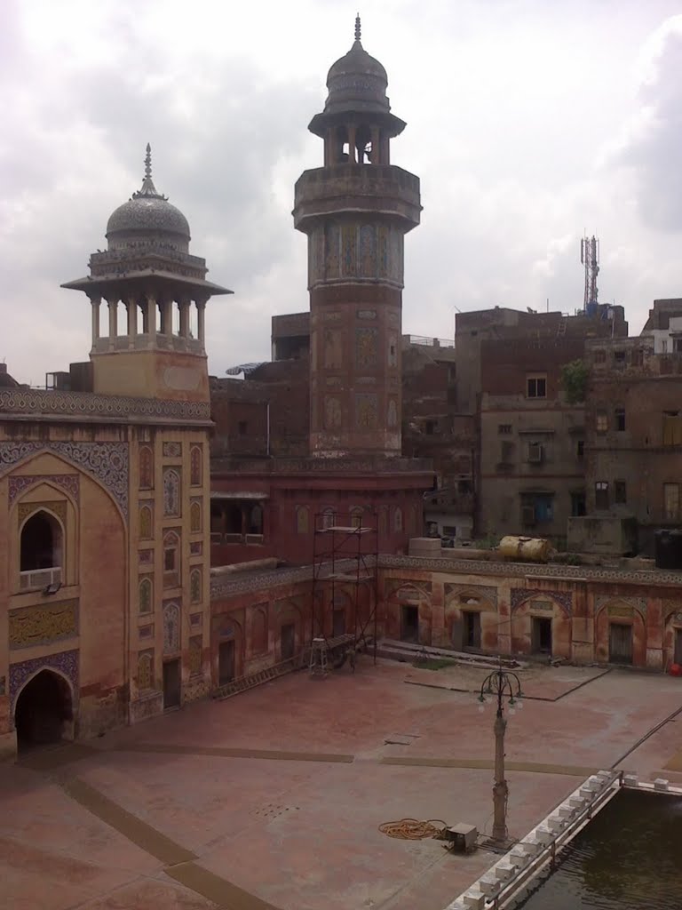 Masjid Wazir Khan by bilal khaliq