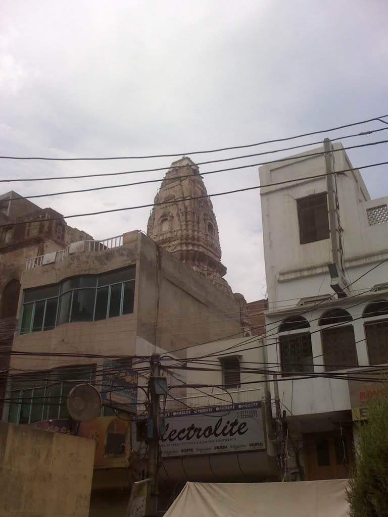 Temple Near Qutb-ud-din-Aibak Tomb by bilal khaliq