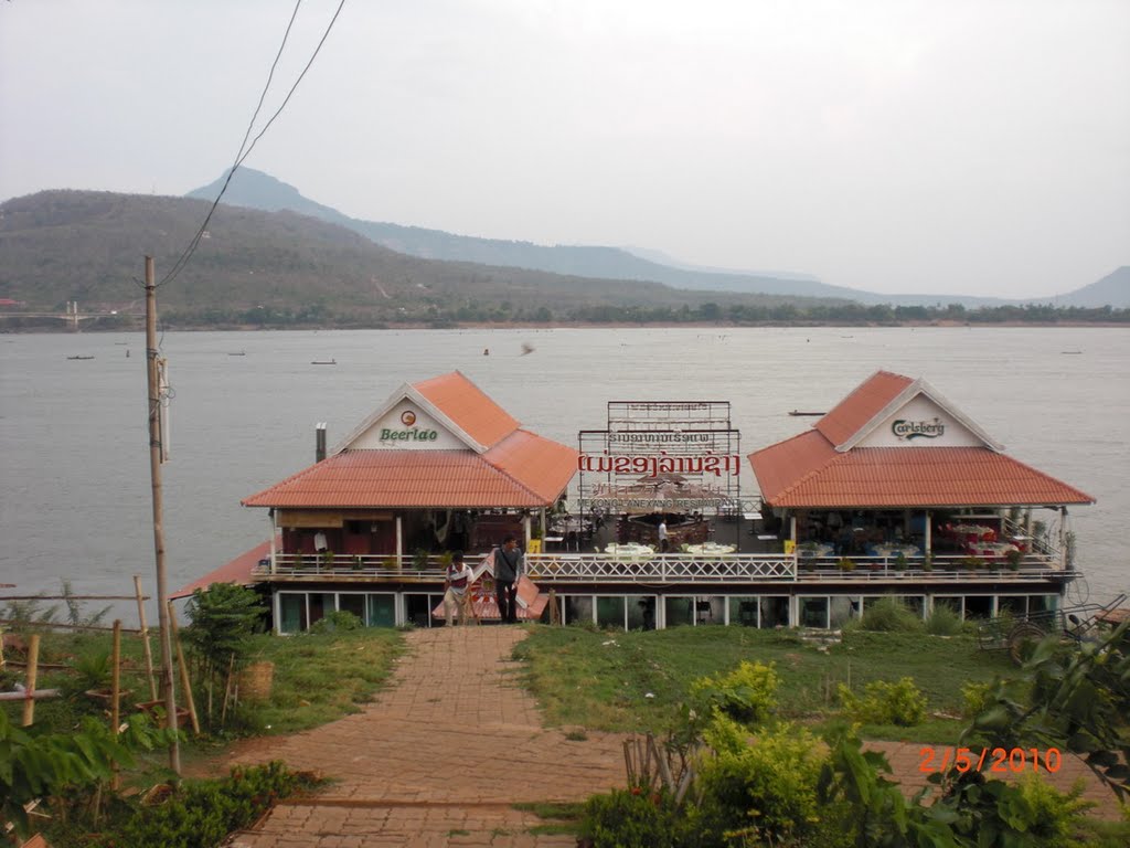 Pakse Riverside, Laos by honghan