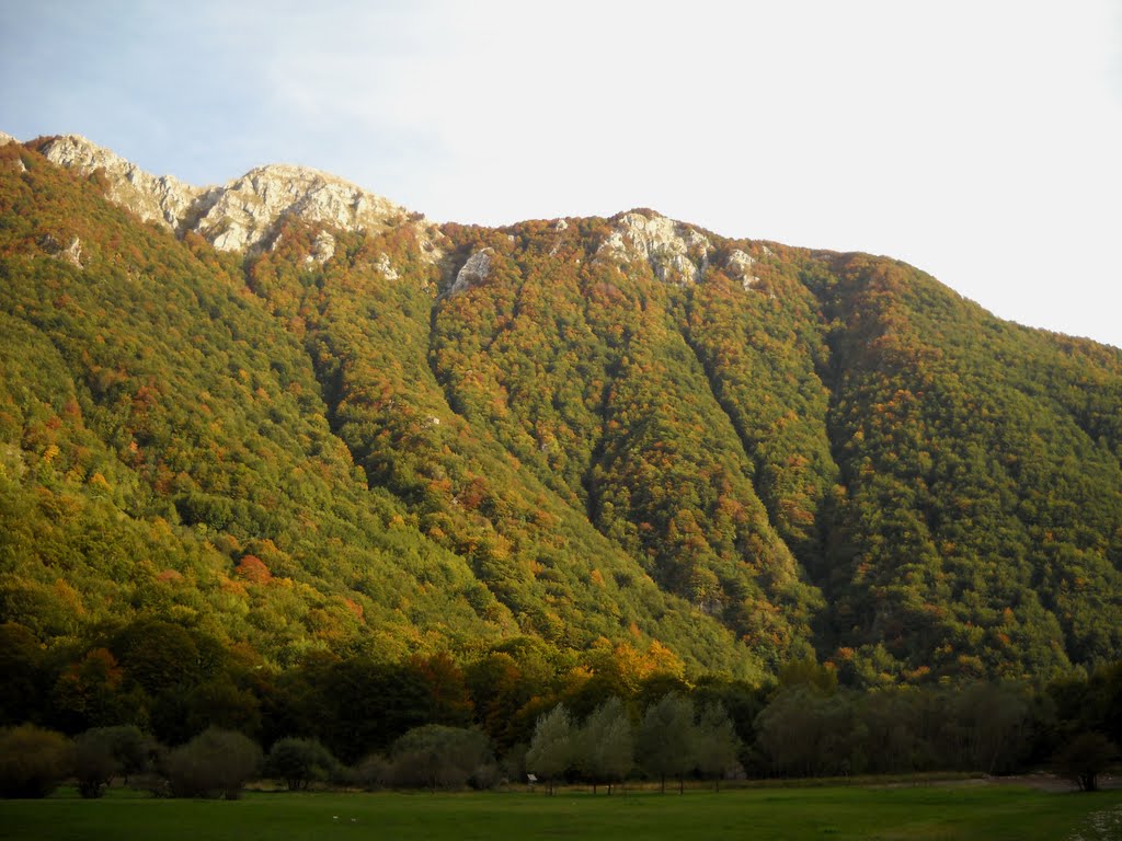 Valle di Canneto in autunno by Parrocchia Rosanisco