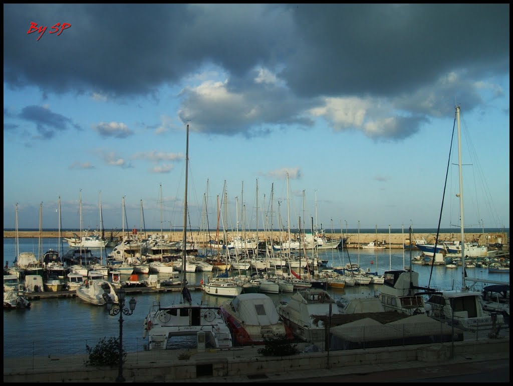 Porto di Bisceglie by SalvatorePrincigalli