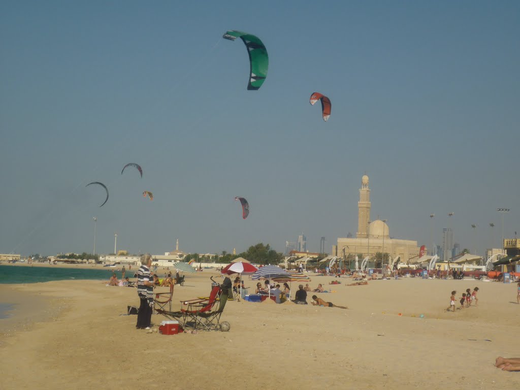 Jumeira beach kitesurfing by gmaten