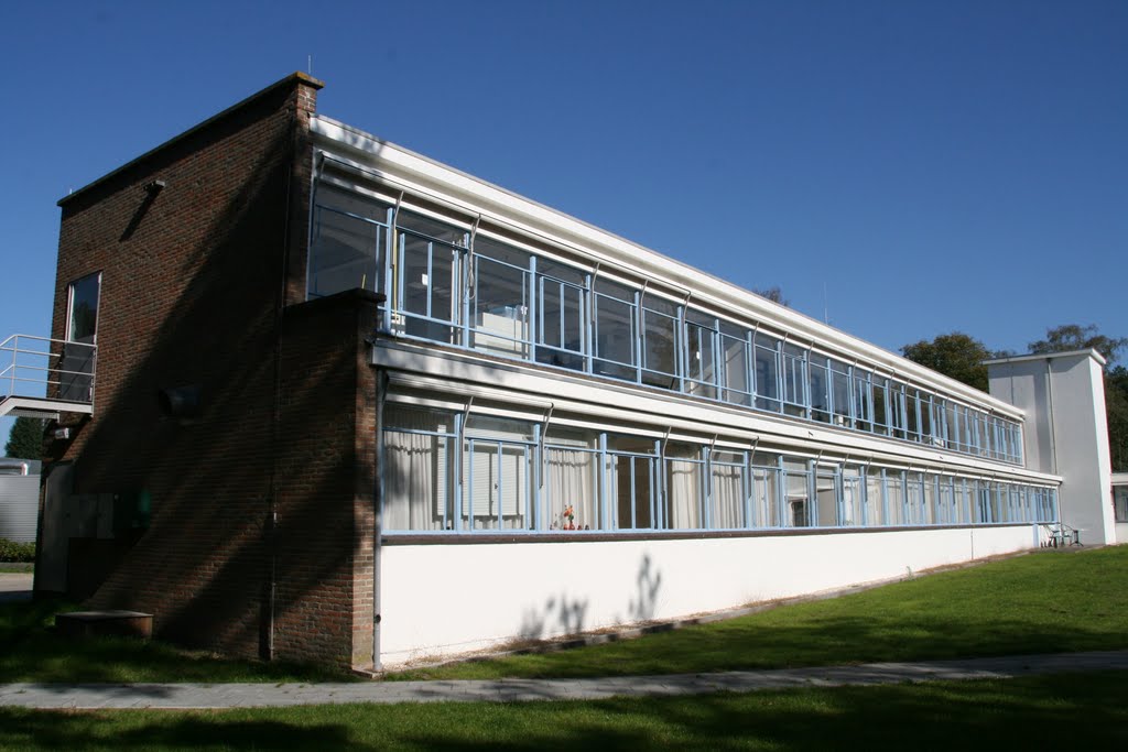 Westvleugel Ter Meulen-paviljoen; Sanatorium Zonnestraal, Hilversum. by Carl030nl