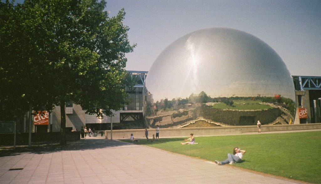 793 glasses; Paris- France by Sibel Albayrak