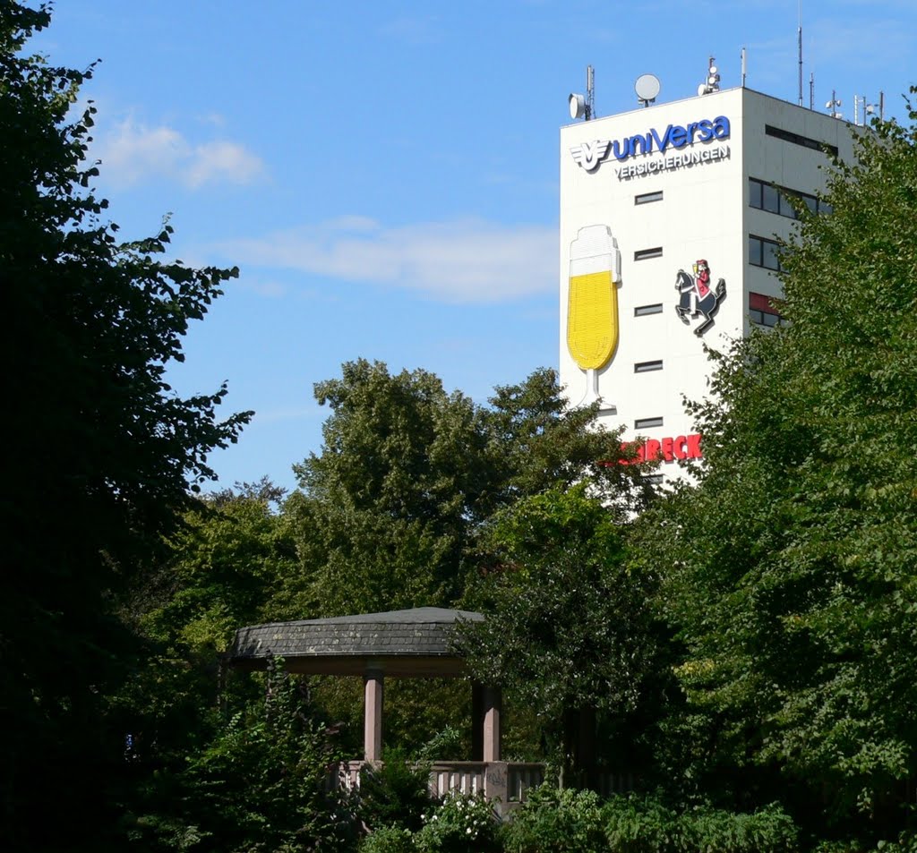 Blick vom Bärenbrunnen zum UniVersa Hochhaus by Heidi Börner