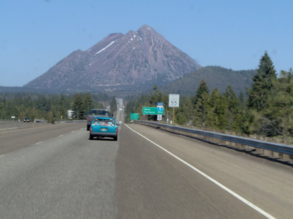 Black Butte from I5 north by trainfan27