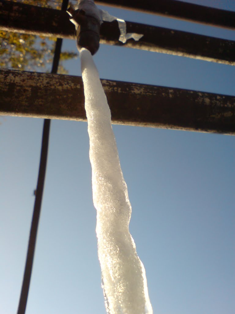 Stalagmita de inghet/Stalagmites formed by frost by mas09