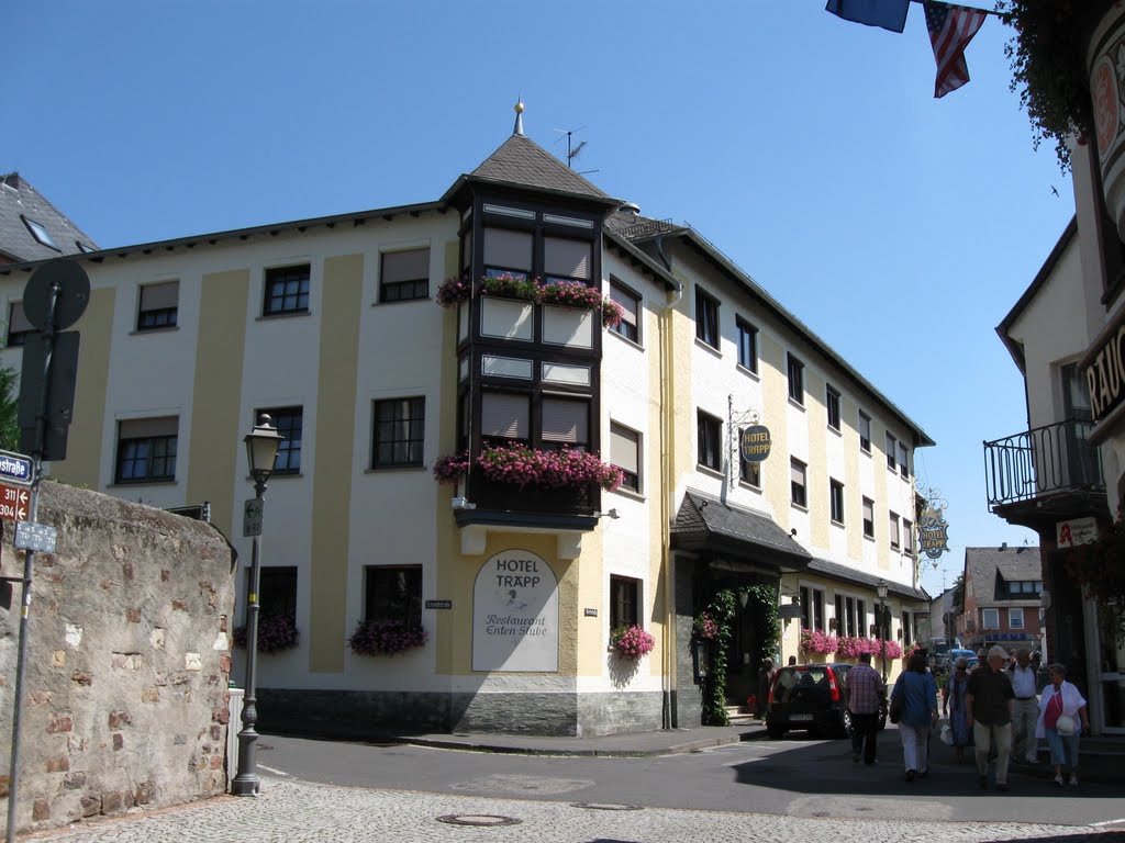 Rudesheim - Hotel Trapp by Ioan Manoliu