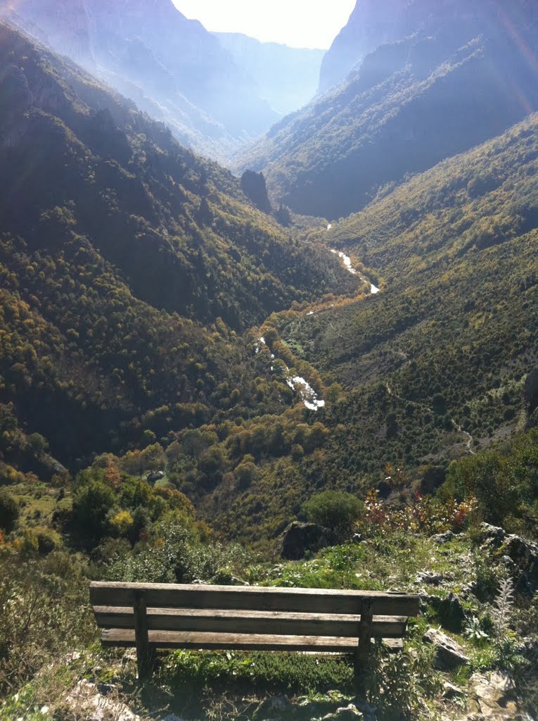 Vista su Vikos George by luc_cla