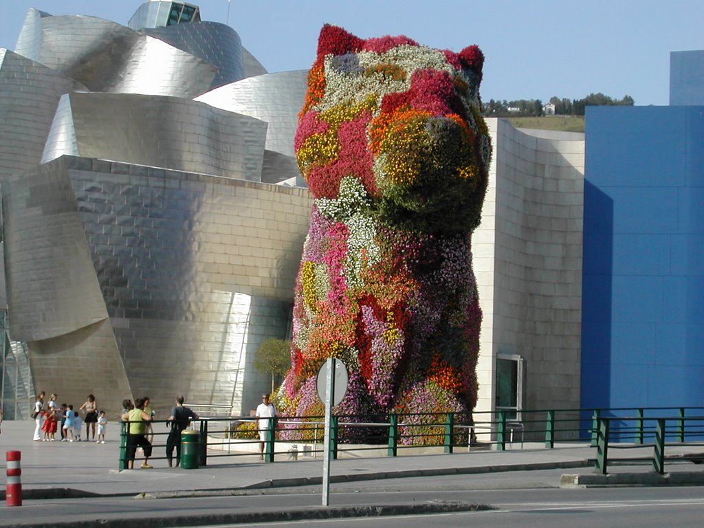 Bilbao Museum entrance by Vin Vin