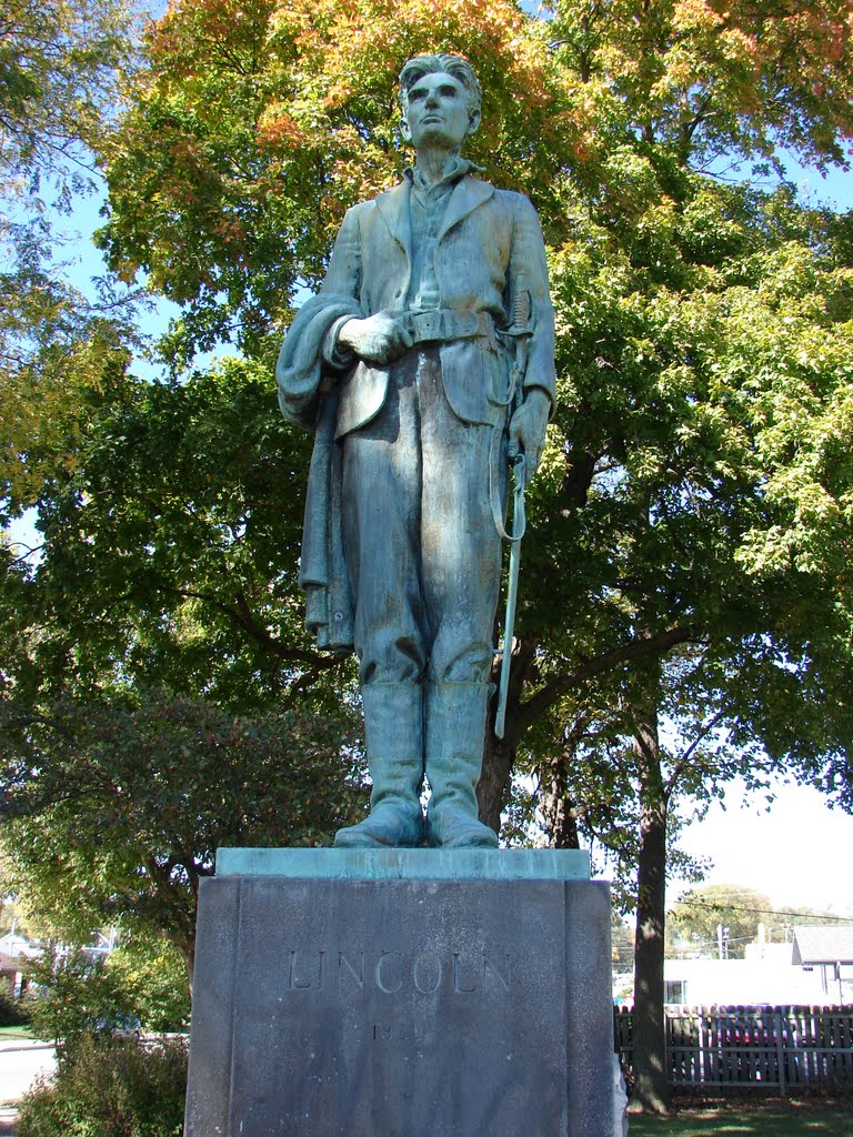 Lincoln Memorial Statue in Dixon, Illinois by GreatAmerican