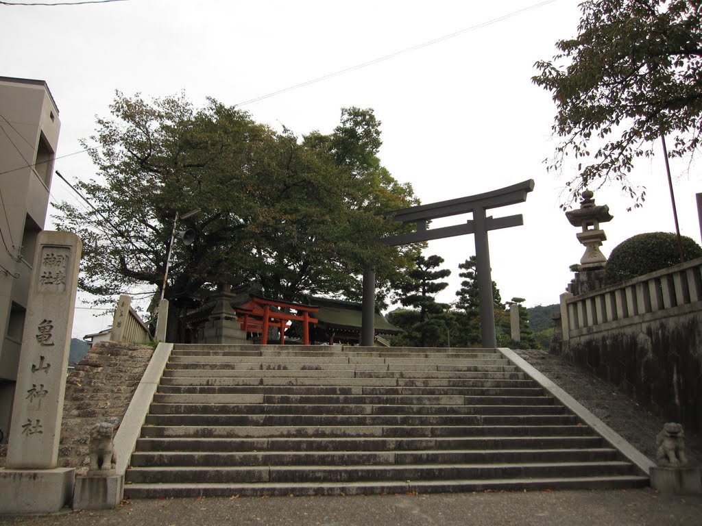 亀山神社　2010/10/29 by takagarasu@gmail.com