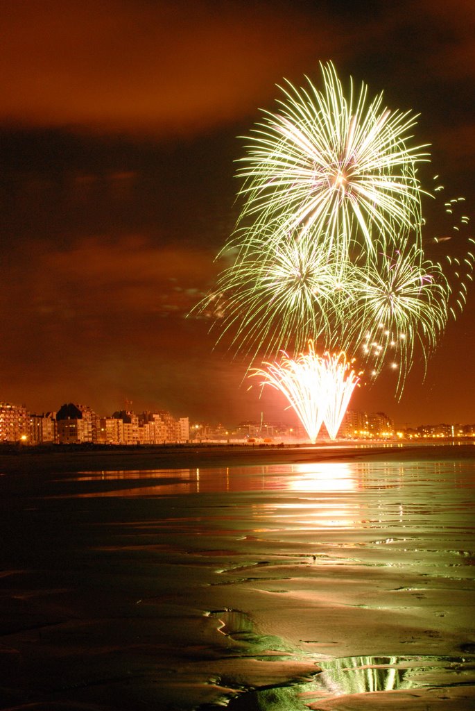 Fireworks festival Knokke-Heist 2007 - 3 by kristine hannon