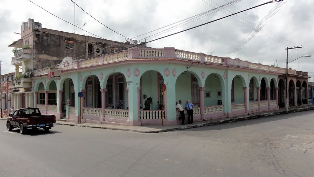 CUBA Calle Antonio Maceo, Pinar del Río by Talavan