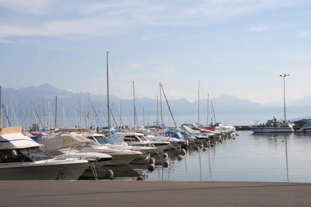 Lausanne, Lac Leman by senmax