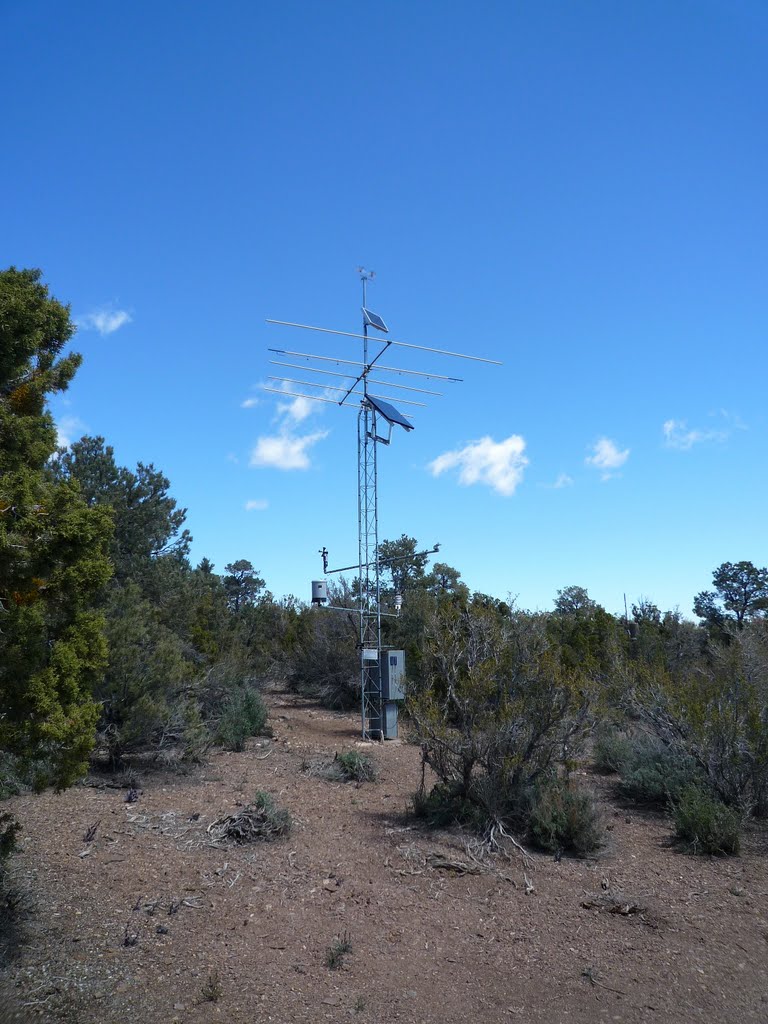 20090412 Pine Nut Road 4x4 15 Pine Nut Camp: The weather station by Caranzo/McConnell