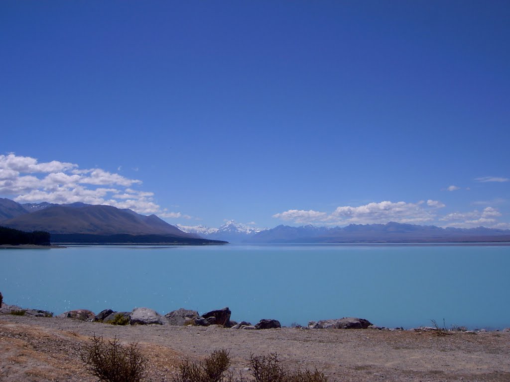 Lake Pukaki by kikiflower