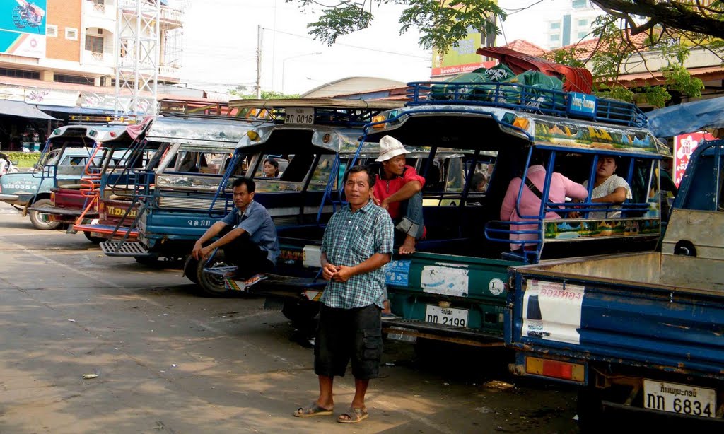 Bus stations in Pakse by Witchukan