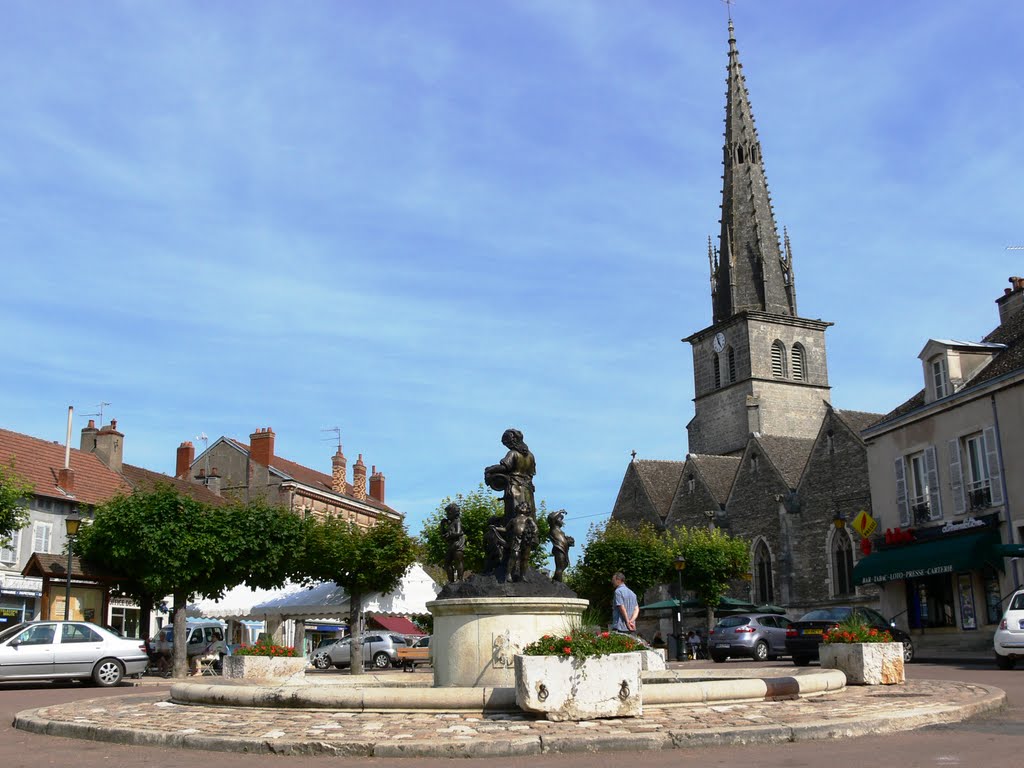 Place de l'Hôtel de Ville à Meursault (Côte d'Or) by Naru Kenji