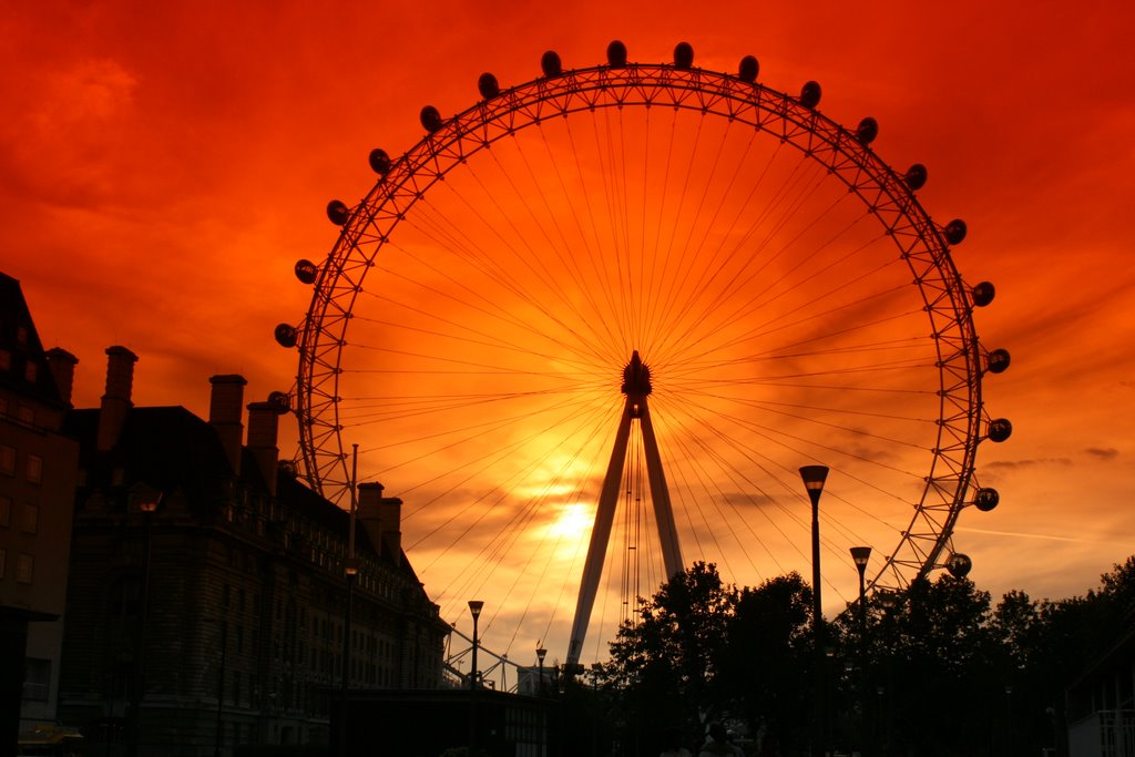 Sunset in London by johnfolan