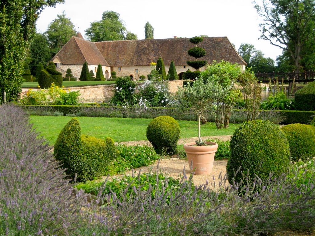 Gardners Cottage - Château de Cormatin in Southern Burgundy by cowgirlsue