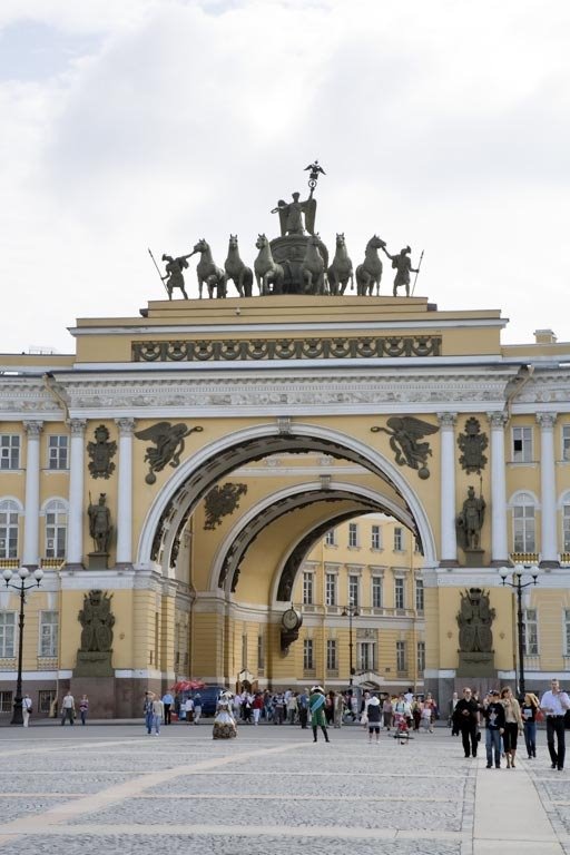 The arch in Joint Staff building. — Арка Генерального штаба. by Roman Sobolenko