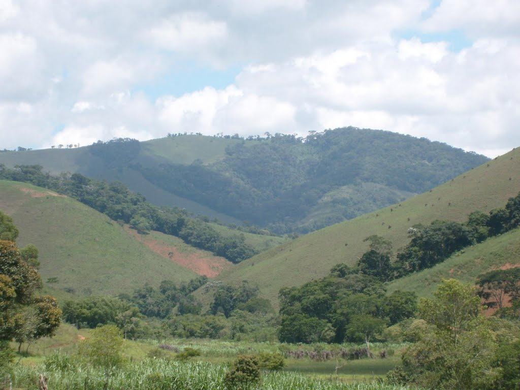 Vista para Serra-Fazenda Canta Galo-Lima Duarte-MG by Andrea Esmeria Campo…