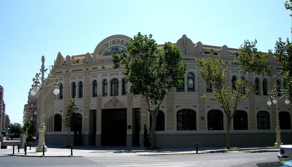 Valencia - calle Amadeo de Saboya - palacio by Otromundo