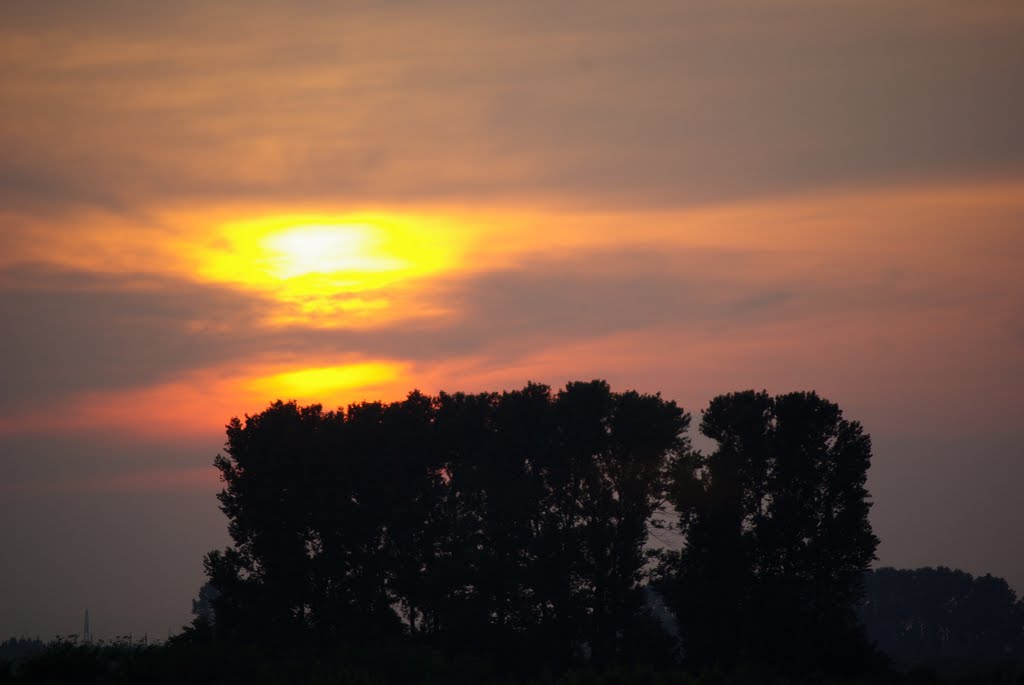 20100722: Sonnenuntergang über Kleinstaasdorf by Beat Ballat