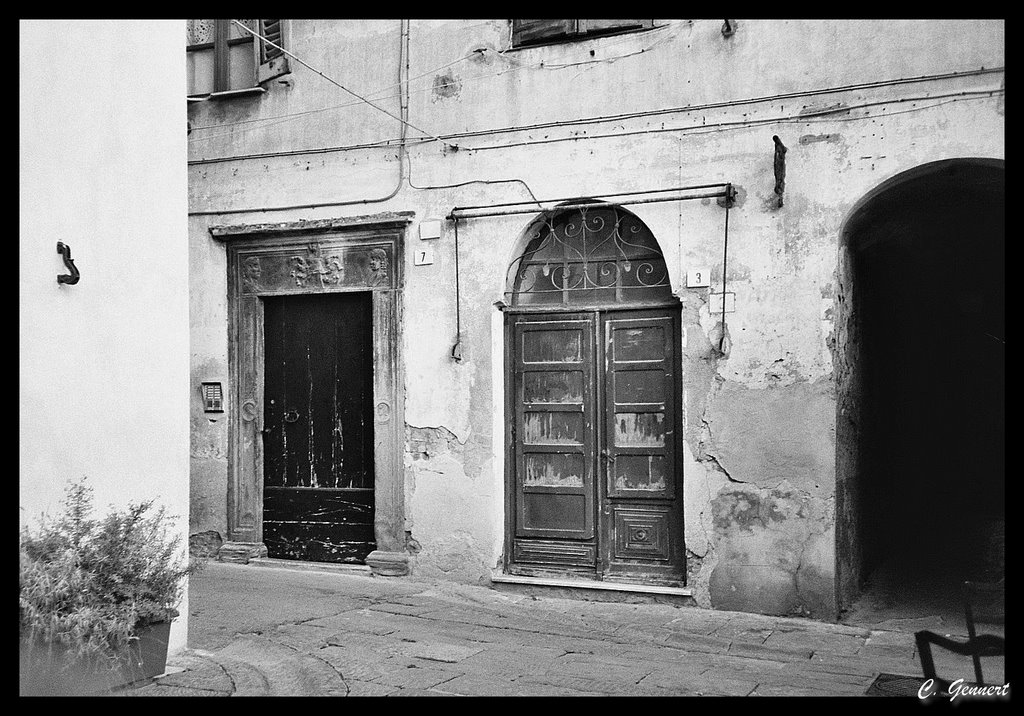 Kleine Gasse Albenga /alley in Albenga by © Carsten