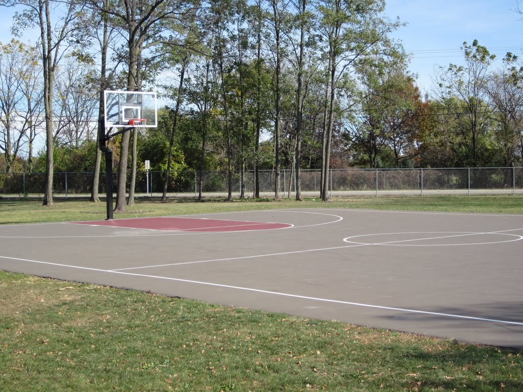 Village Green Park by ken tsui