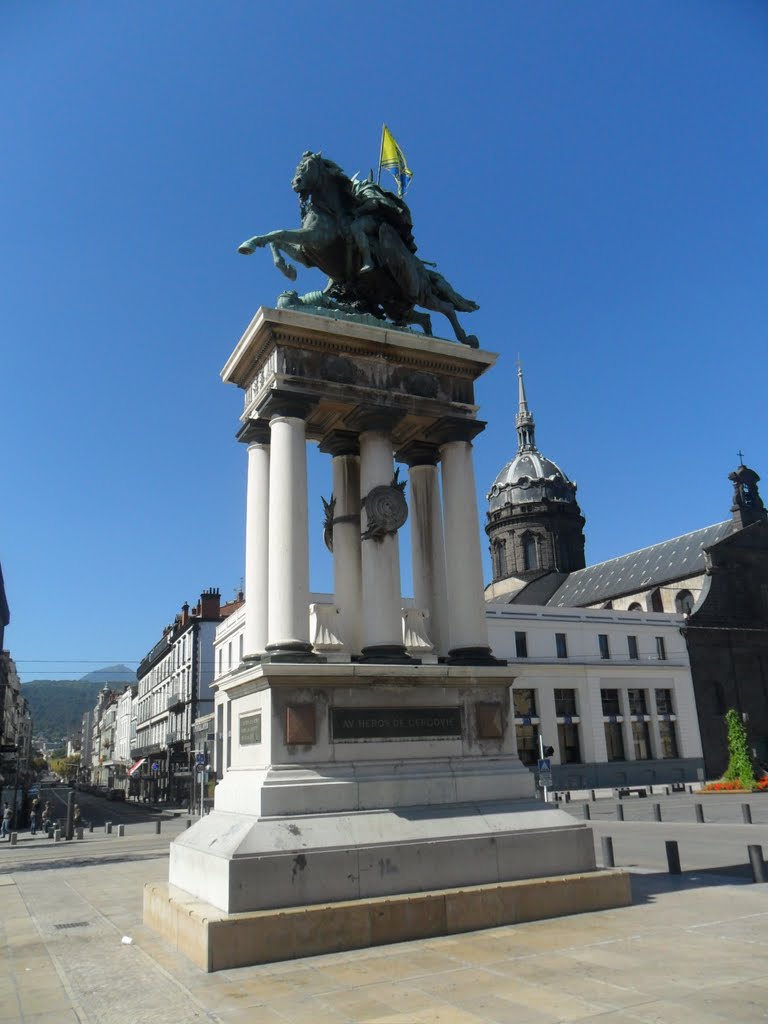 Statue équestre de Vercingétorix (Frédéric Auguste Bartholdi) - Clermont Ferrand by JEHA71