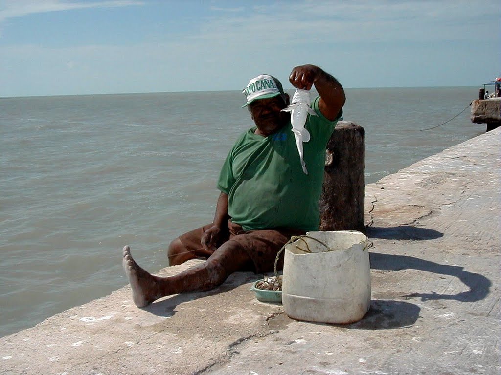 20101030-DCLV-Fisherman-Celestún by Gabriel Antonio “Liv…